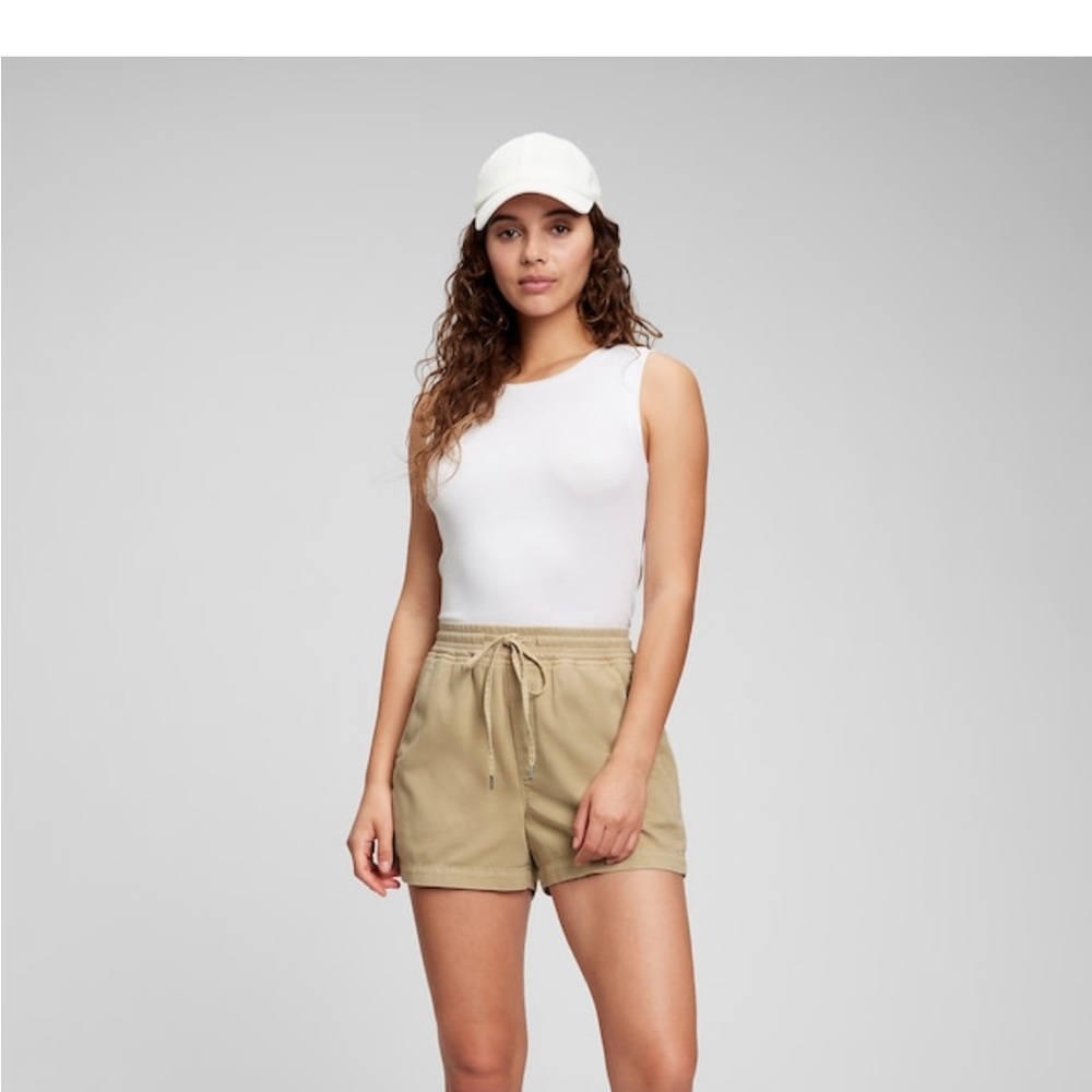 GAP shorts